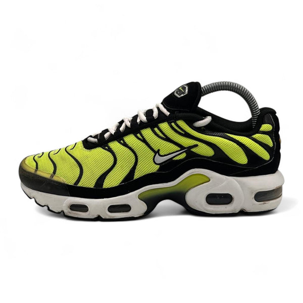 NIKE AIR MAX PLUS VOLT