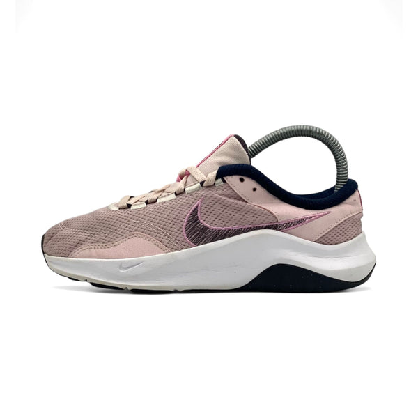 NIKE LEGEND ESSENTIAL 3
