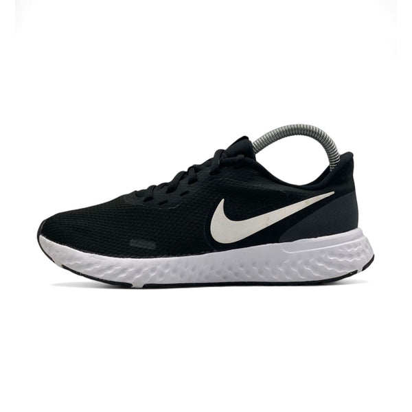 NIKE REVOLUTION 5