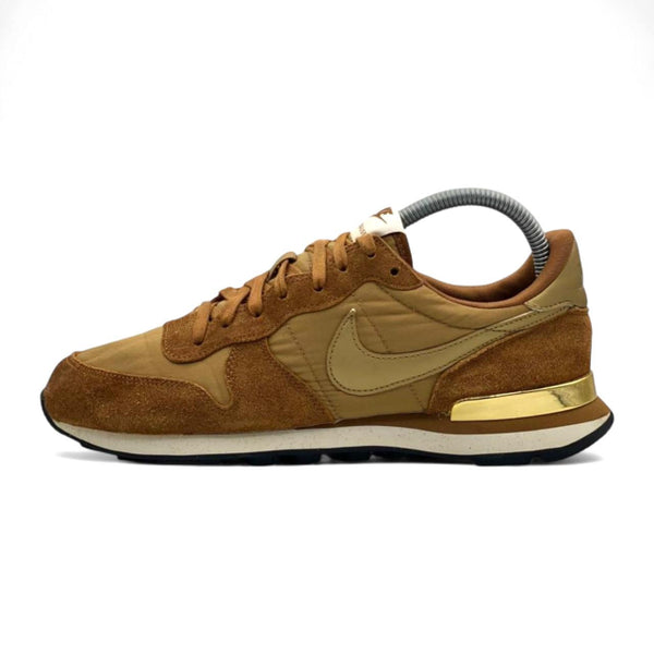 NIKE INTERNATIONALIST