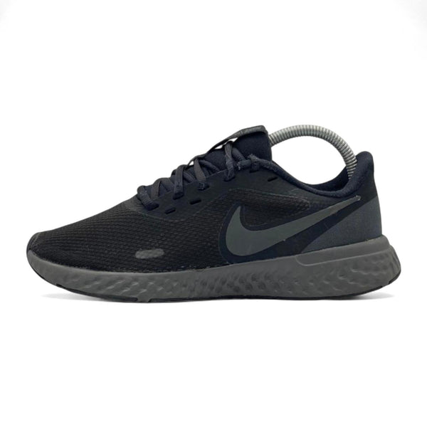 NIKE REVOLUTION 5